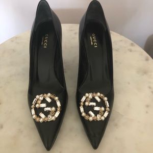 GUCCI LEATHER HEELS-black leather heels with crystal GG detail.